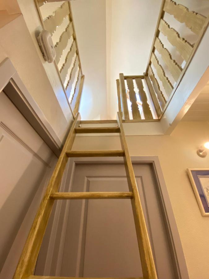 Joli Chalet 60M2 Proche Du Centre. Parking. Balcon كوتيريه المظهر الخارجي الصورة